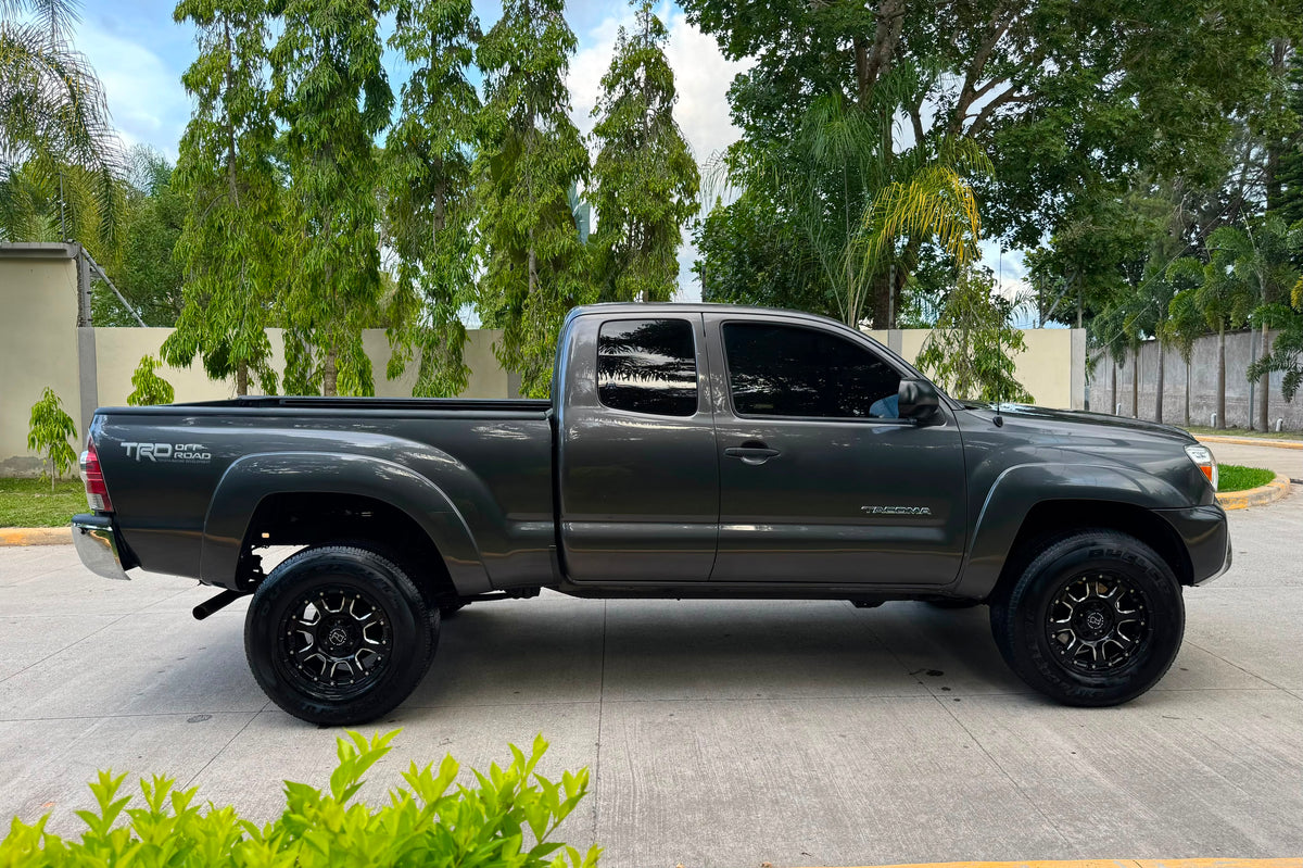 TOYOTA TACOMA 2013