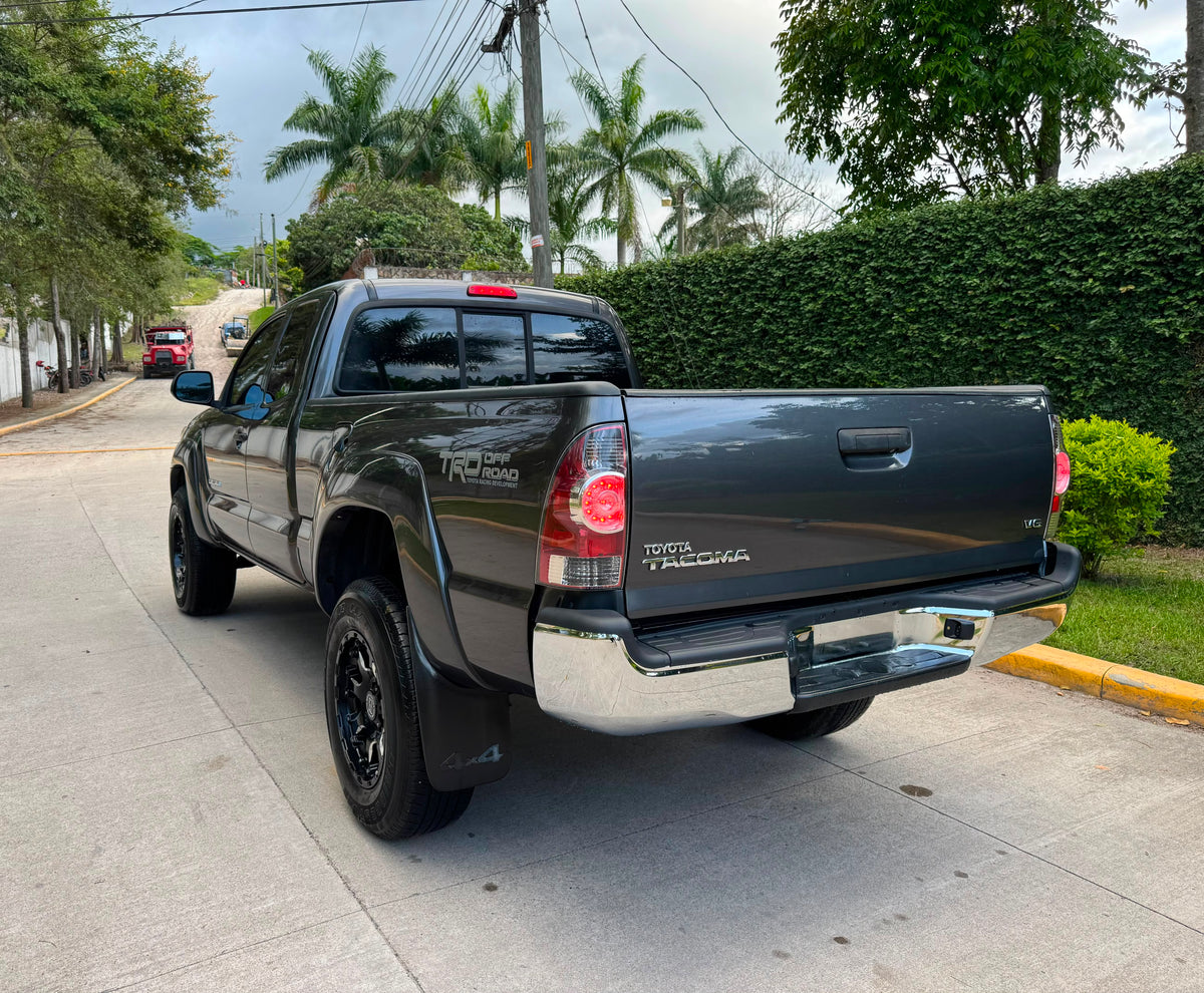 TOYOTA TACOMA 2013