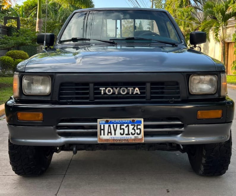 TOYOTA HILUX 22R 1991