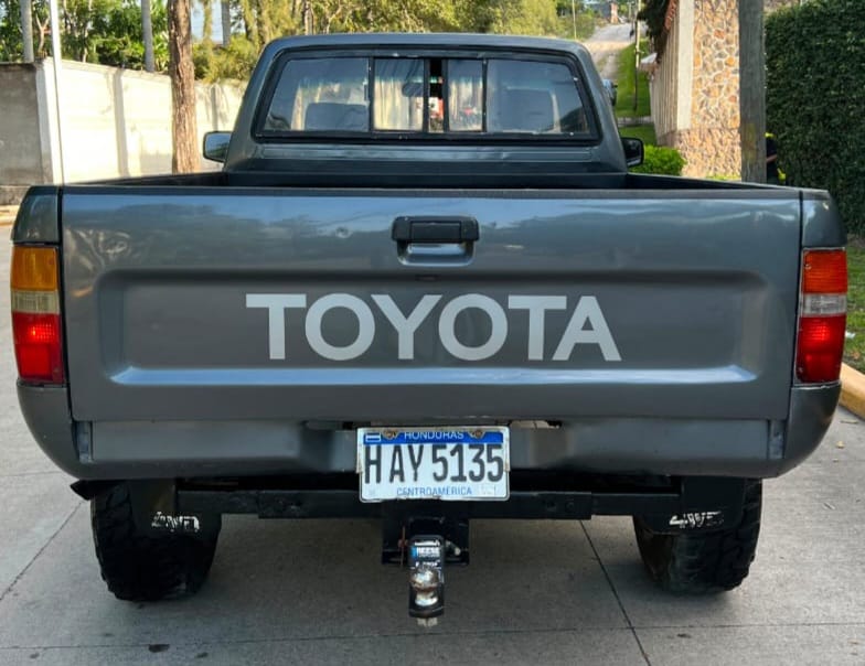 TOYOTA HILUX 22R 1991