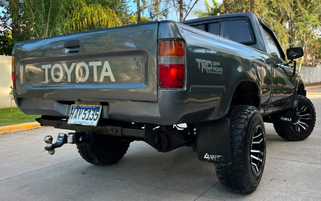 TOYOTA HILUX 22R 1991