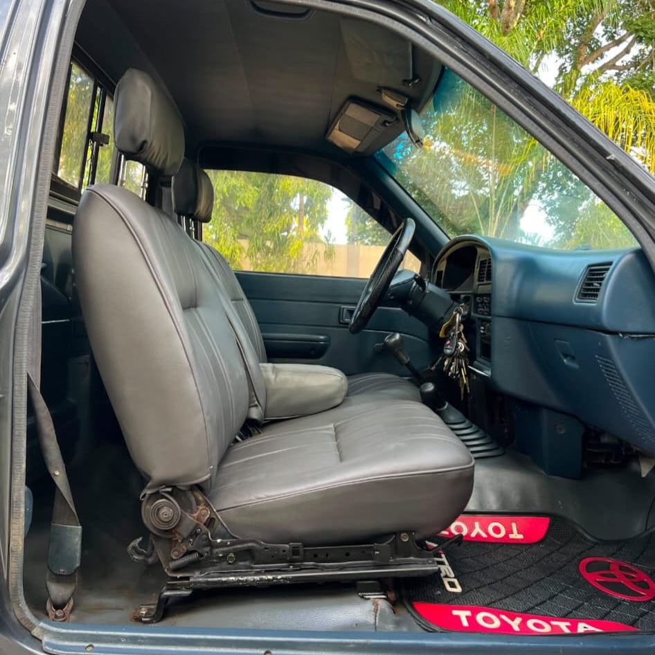TOYOTA HILUX 22R 1991