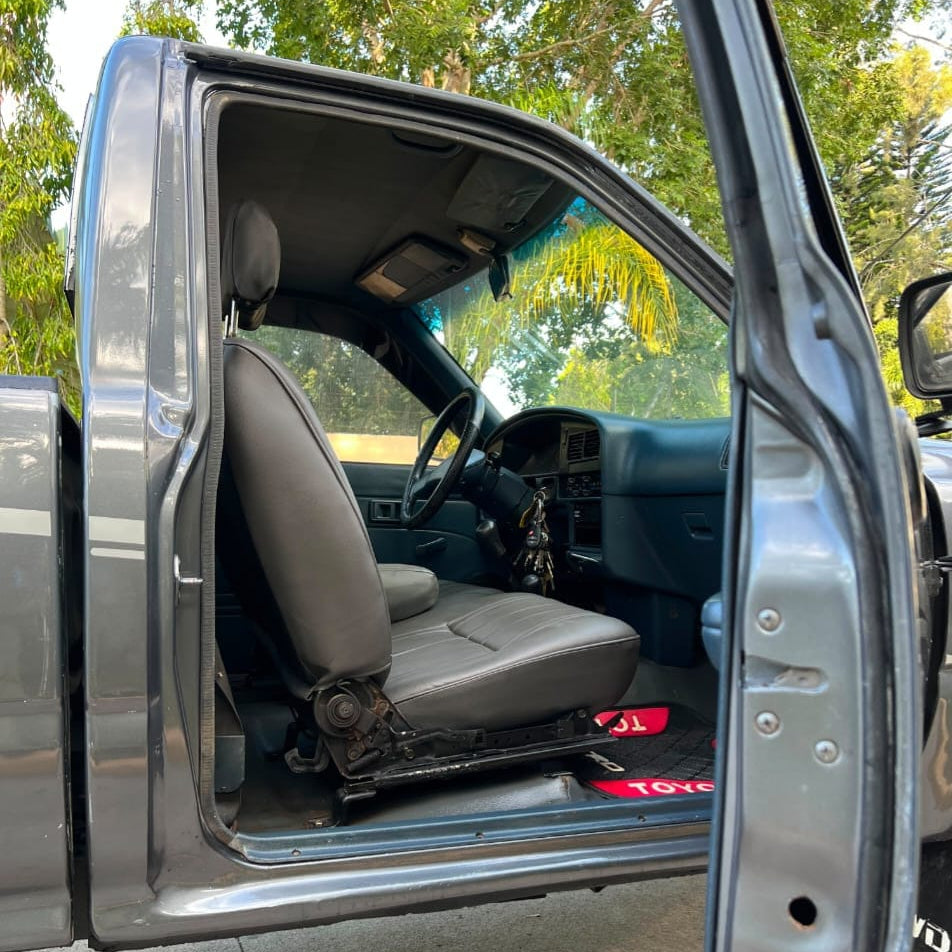 TOYOTA HILUX 22R 1991