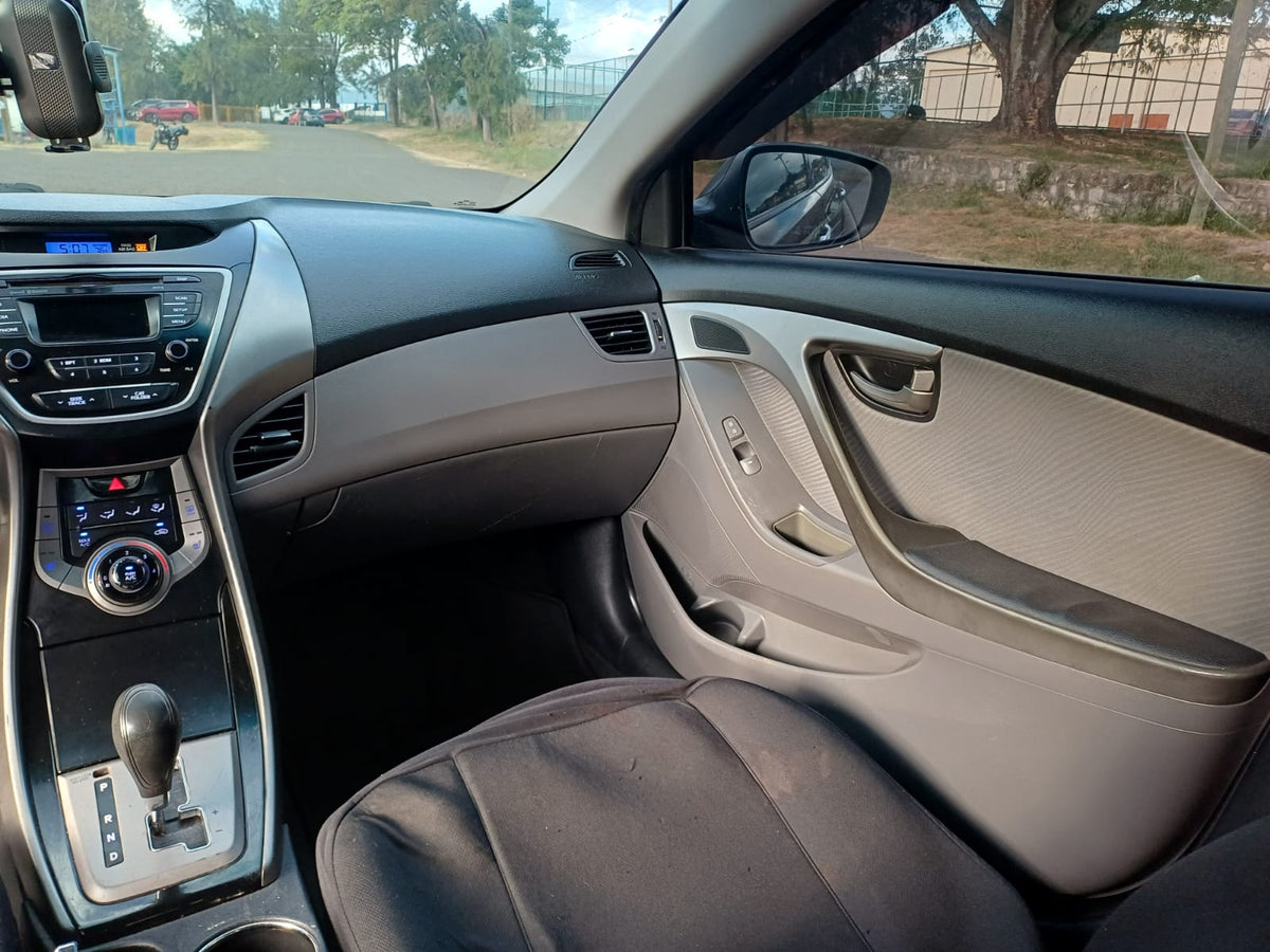 HYUNDAI ELANTRA 2013