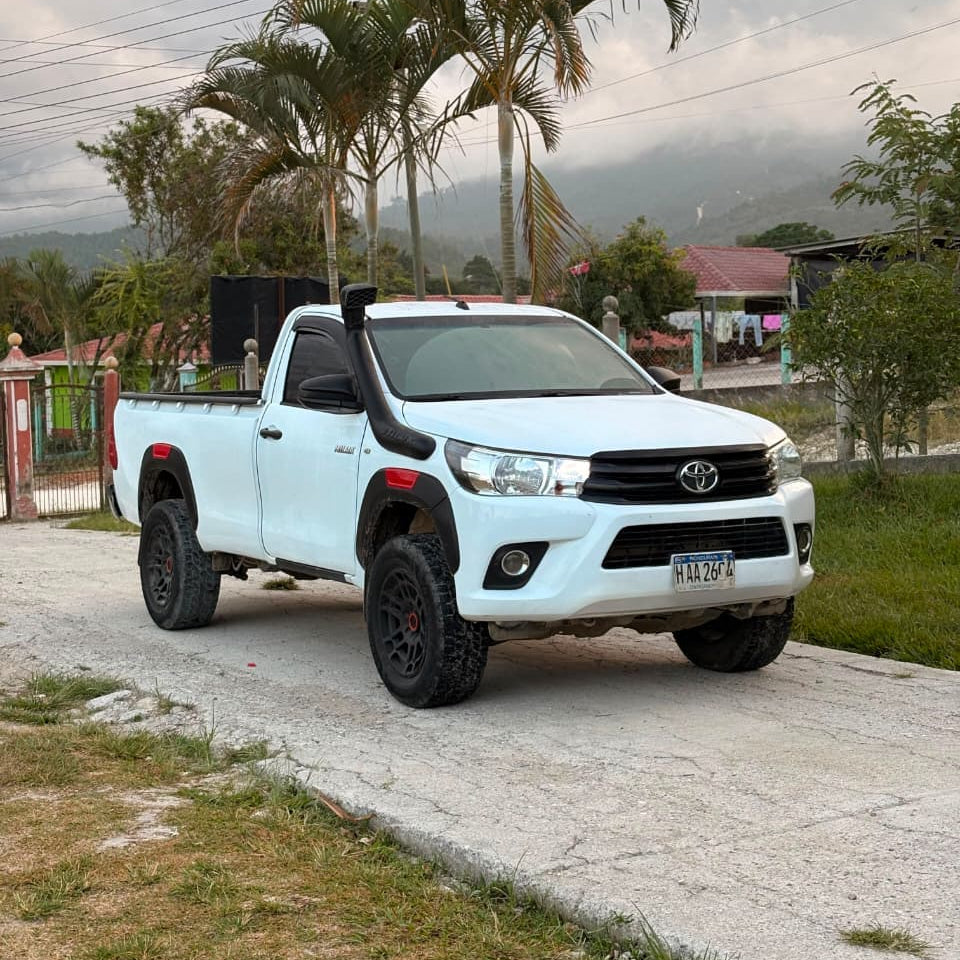 TOYOTA HILUX 2018