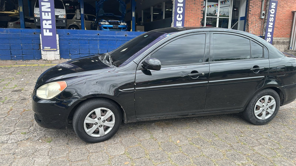 HYUNDAI ACCENT 2010