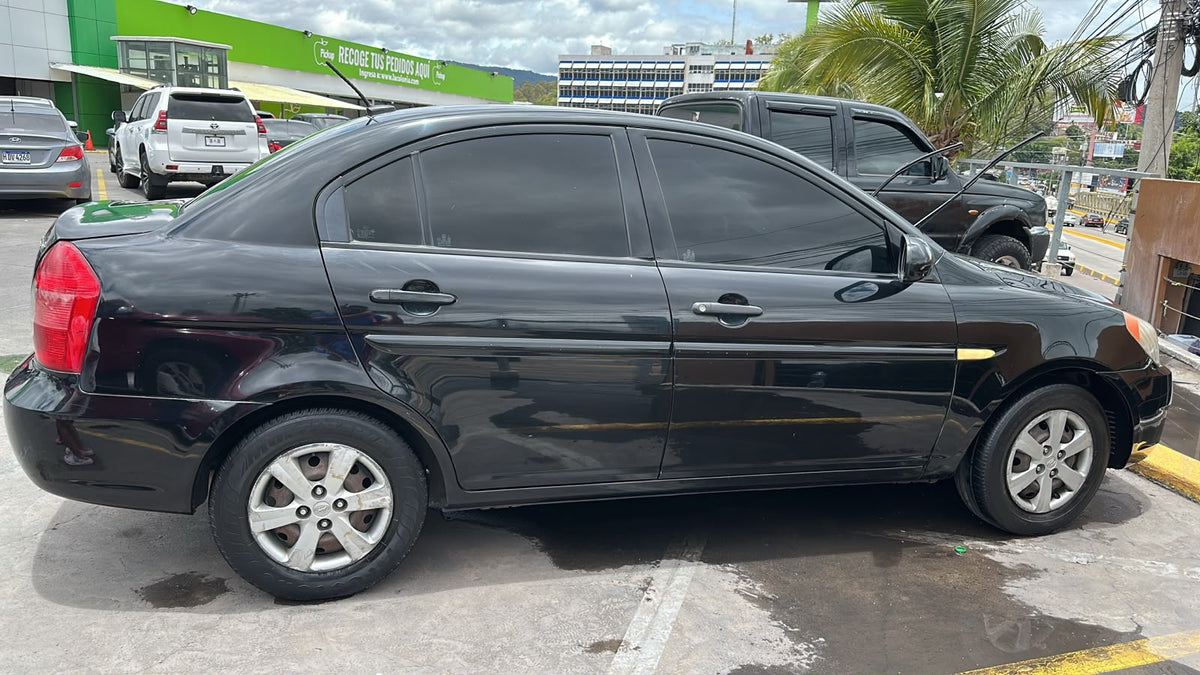 HYUNDAI ACCENT 2010