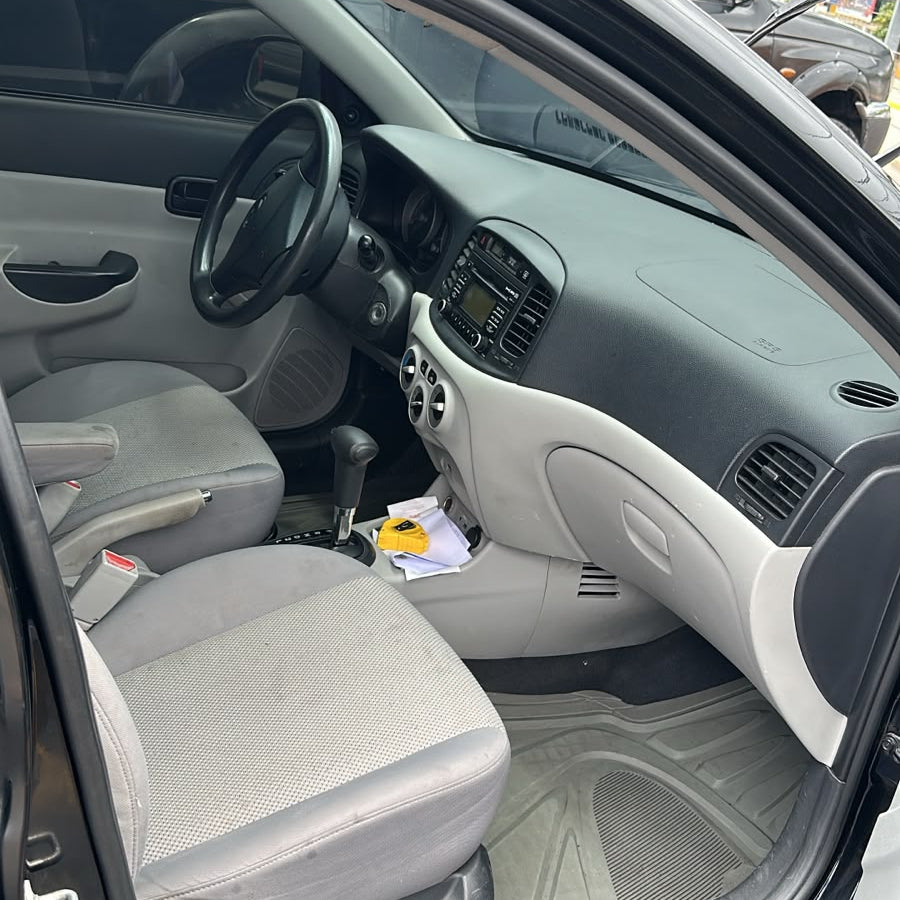 HYUNDAI ACCENT 2010