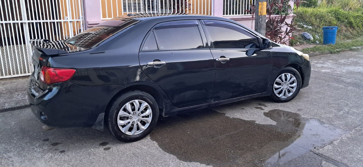 TOYOTA COROLLA 2010