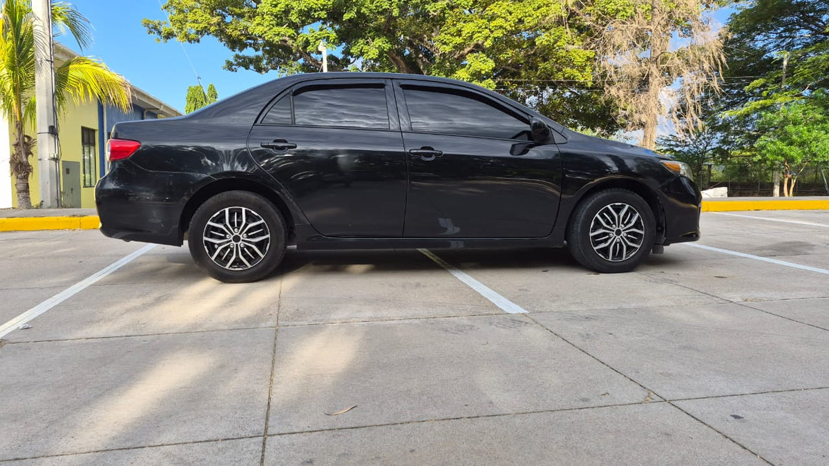 TOYOTA COROLLA 2013