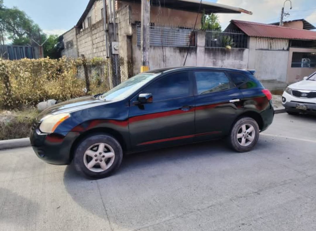 NISSAN ROGUE 2010