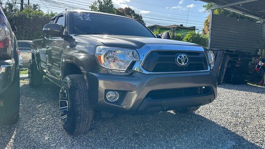 001-TOYOTA TACOMA 2012