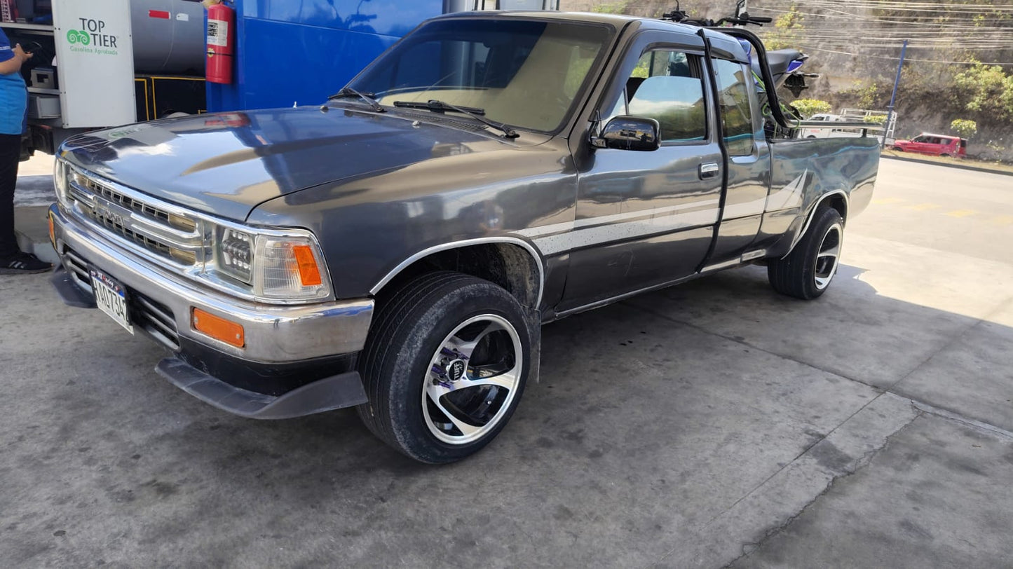 TOYOTA HILUX 22R 1991