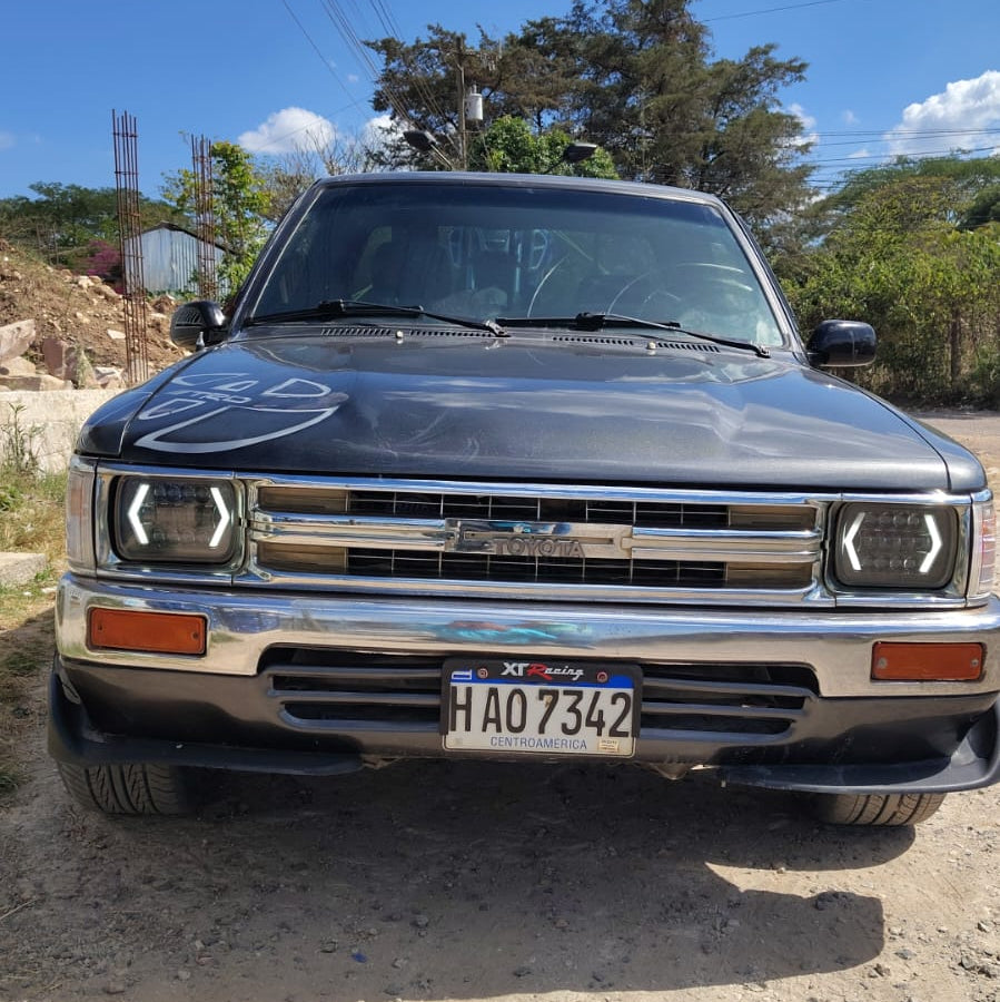 TOYOTA HILUX 22R 1991