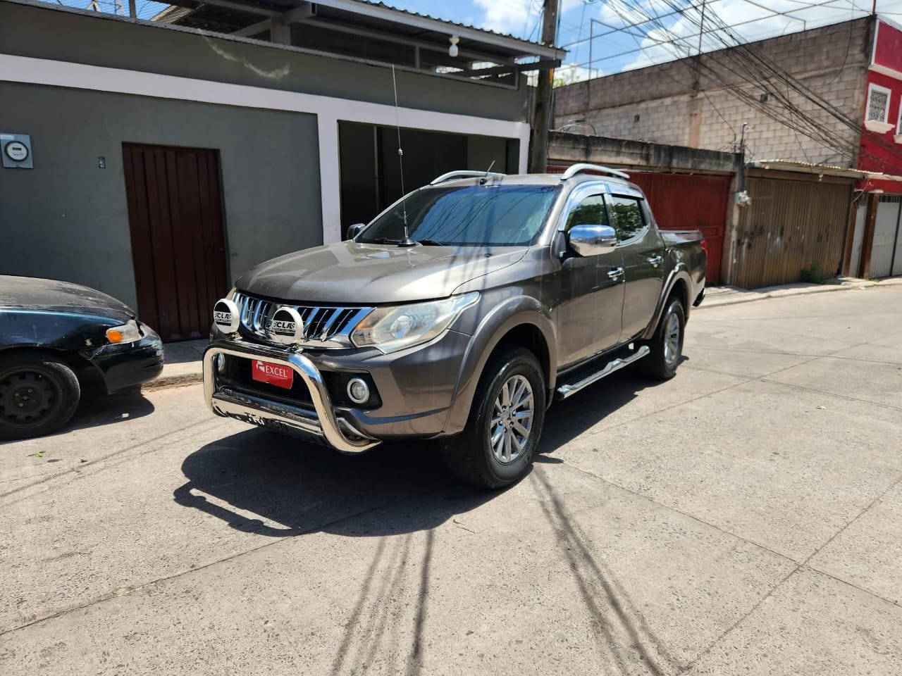 MITSUBISHI L200 2016